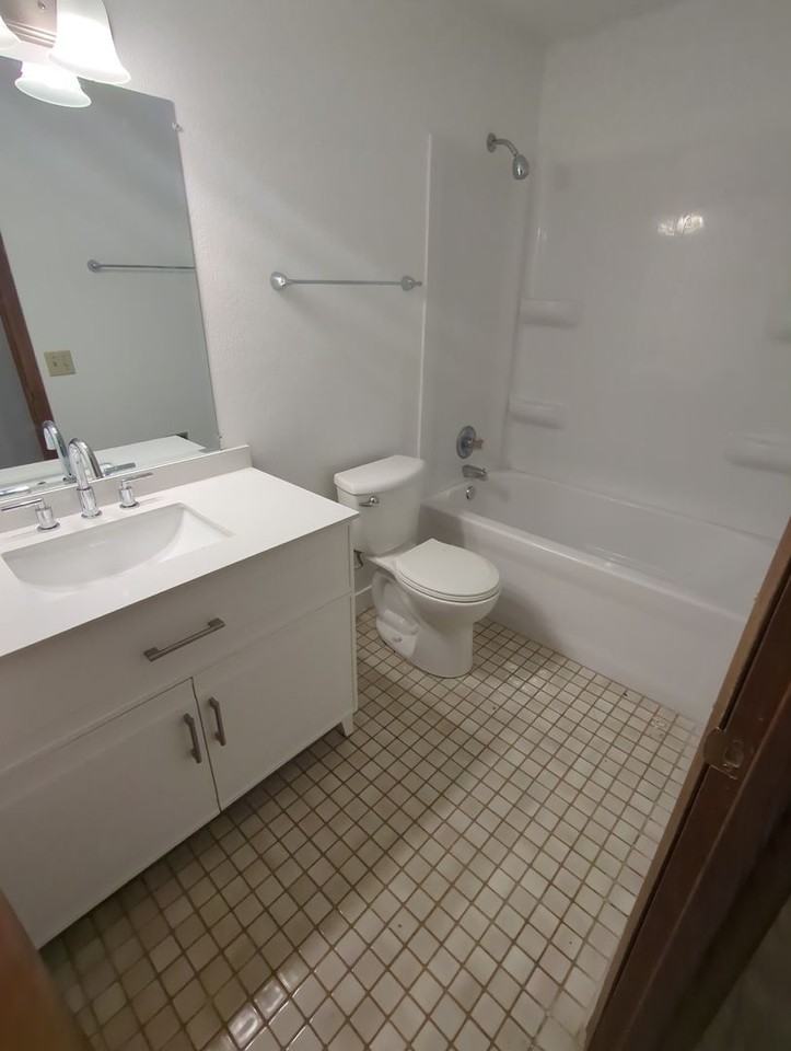 Regency East Apartments - Photo 3 of 18