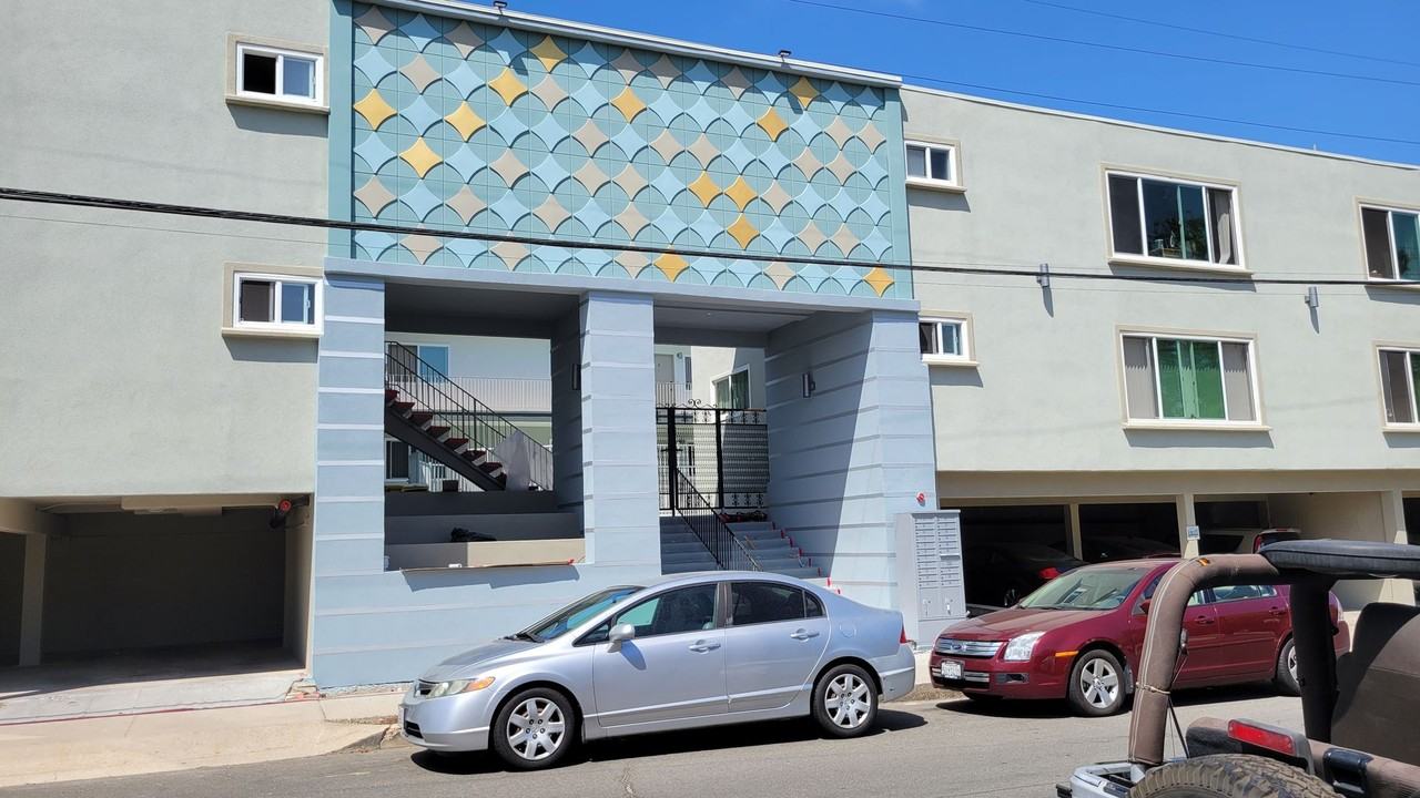 Highlander Manor Apartments - Photo 2 of 4