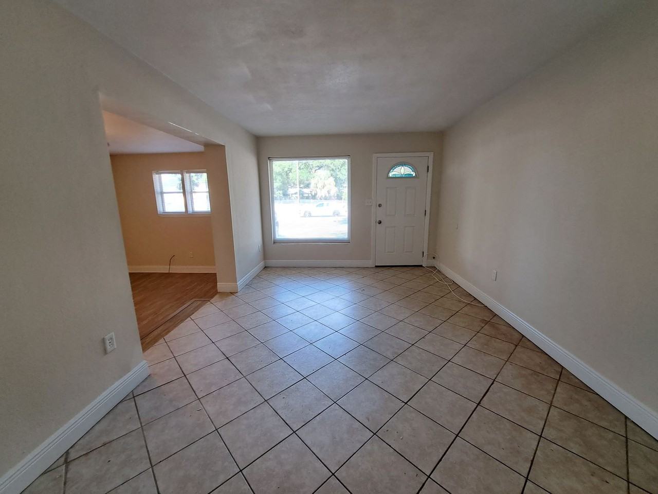 3911 N 9th Ave - Photo 3 of 22