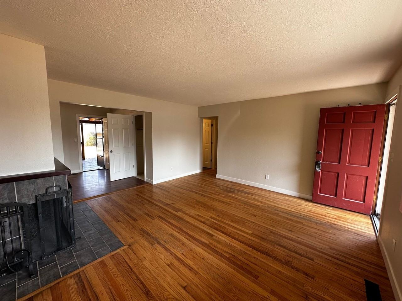 13933 Ne Knott St - Photo 2 of 27