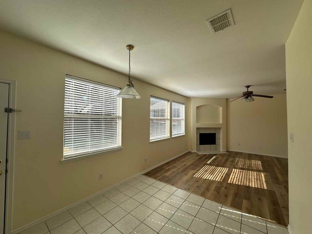 3212 Paradise Valley Dr - Photo 2 of 23