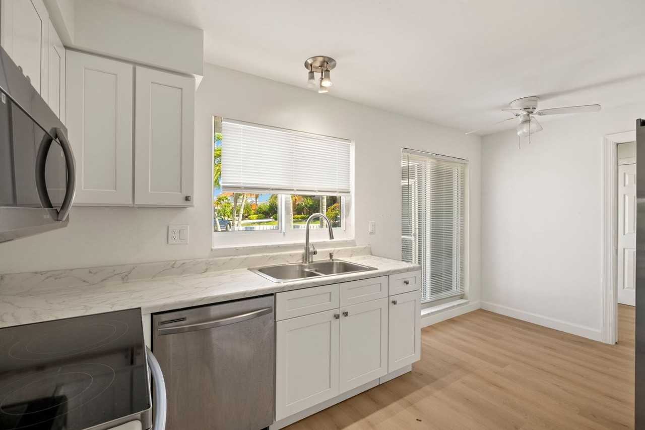 5738 Sw 1st Ct - Photo 2 of 27
