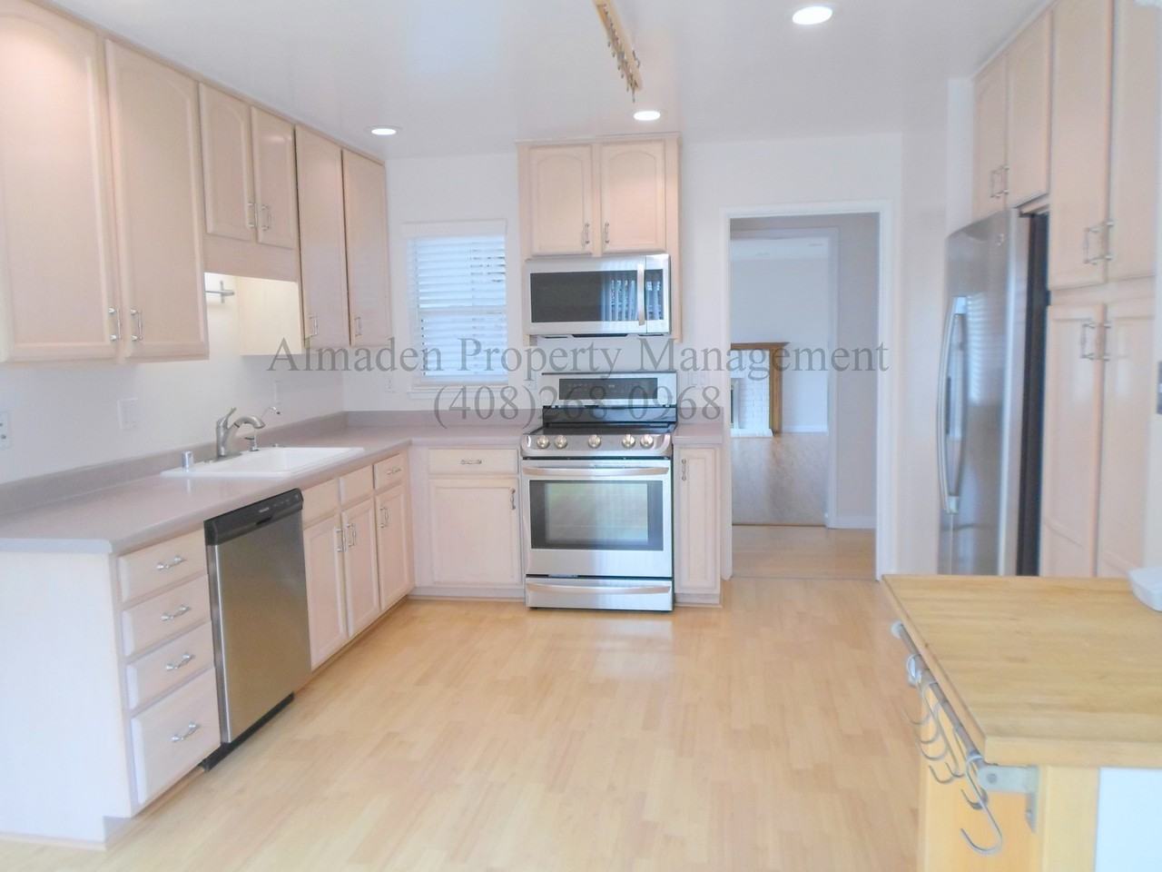 4824 Banberry Way - Photo 3 of 10