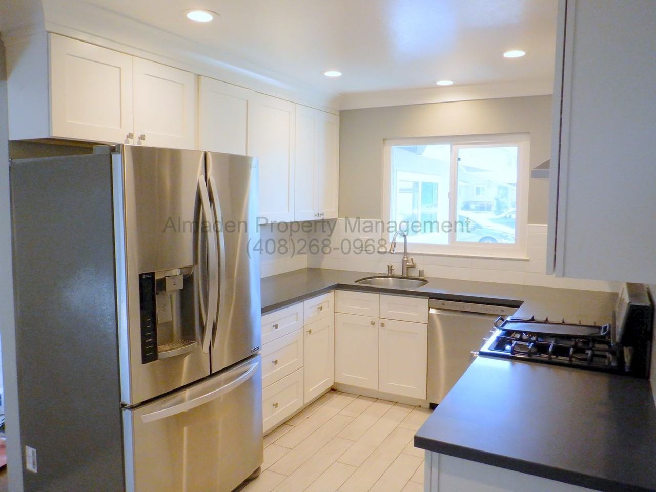 1112 Kelly Dr - Photo 3 of 18