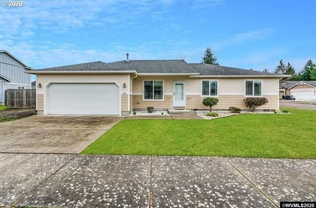 1096 Fuji Ln - Photo 3 of 21