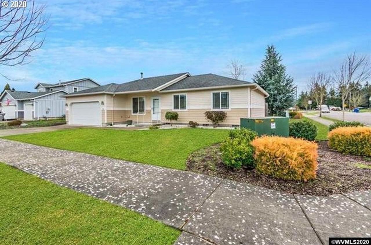 1096 Fuji Ln - Photo 4 of 21