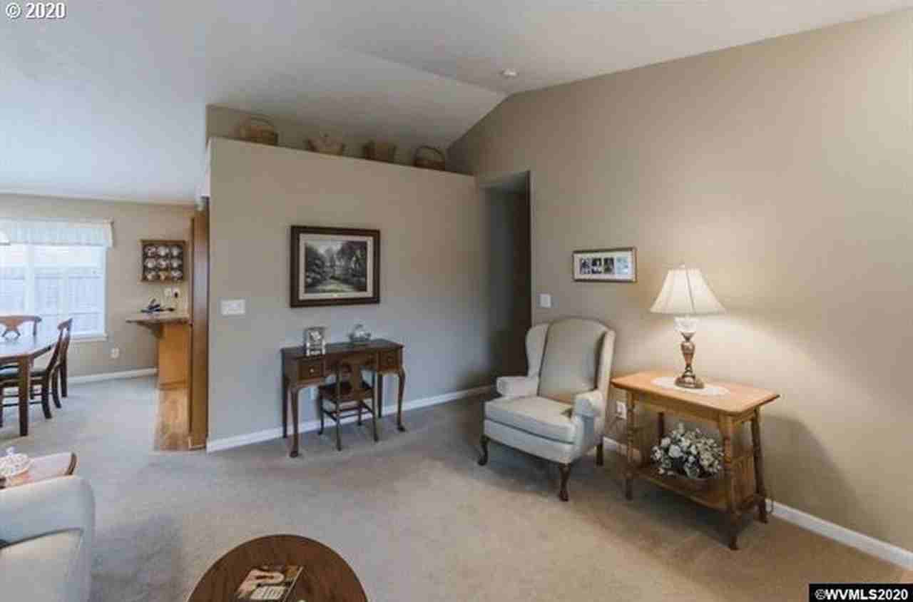 1096 Fuji Ln - Photo 5 of 21