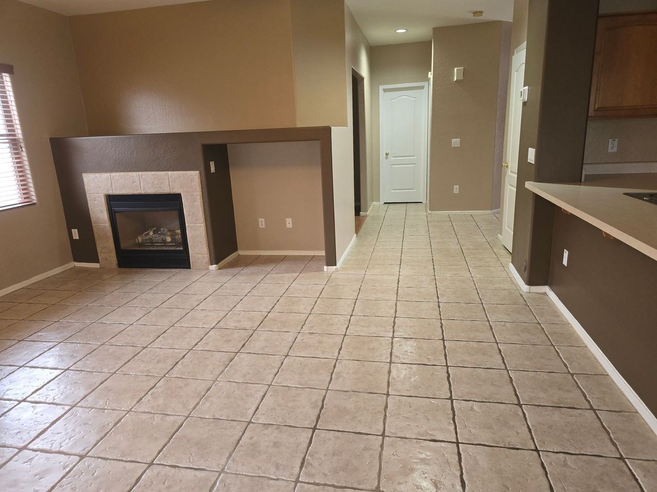 8238 W Melinda Ln - Photo 7 of 29