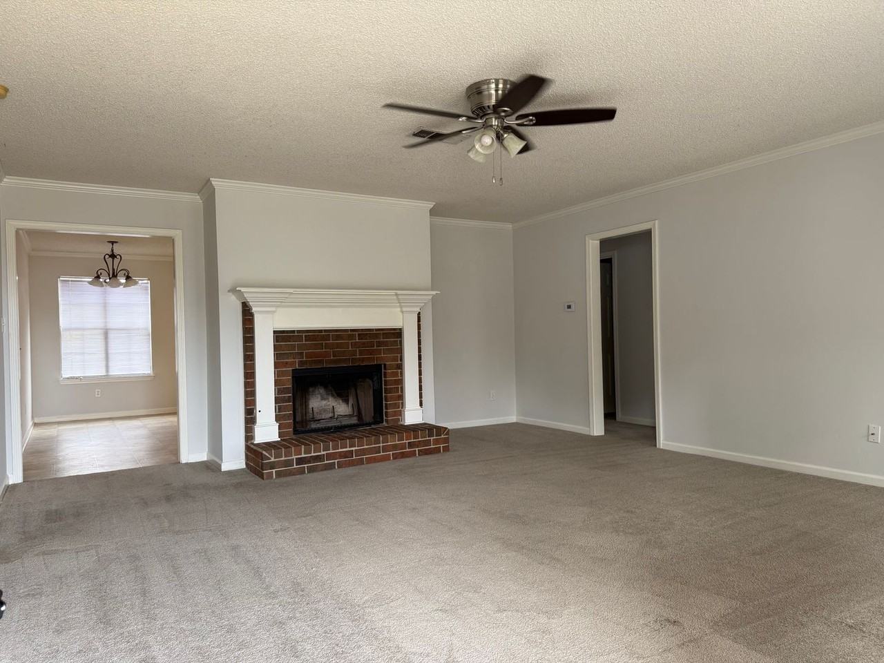 2214 Cherry Creek Cir - Photo 3 of 23