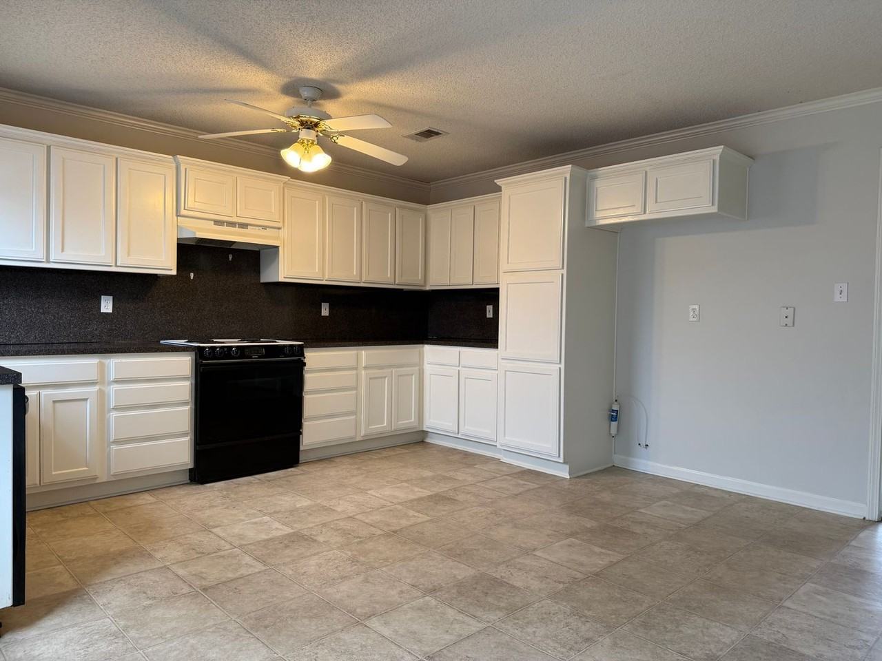 2214 Cherry Creek Cir - Photo 6 of 23