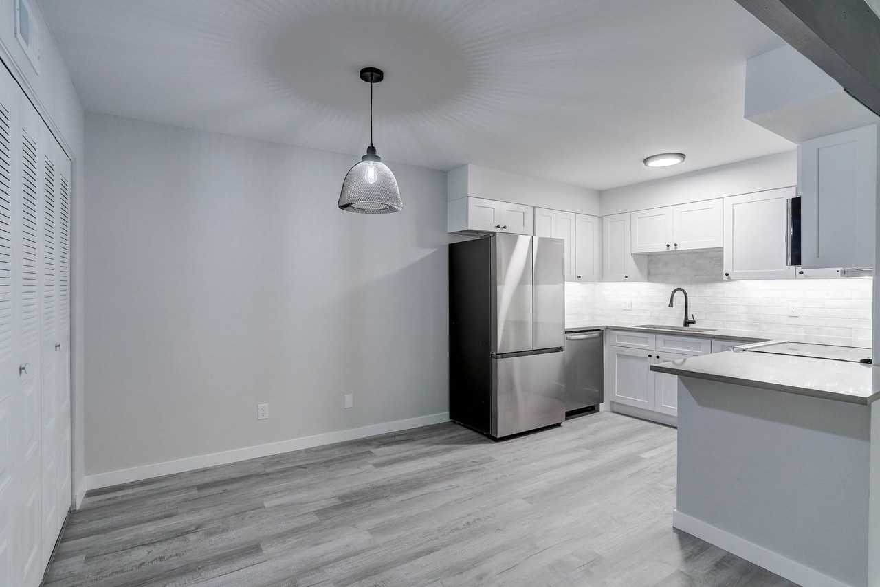 3315 S Ammons St - Photo 6 of 28