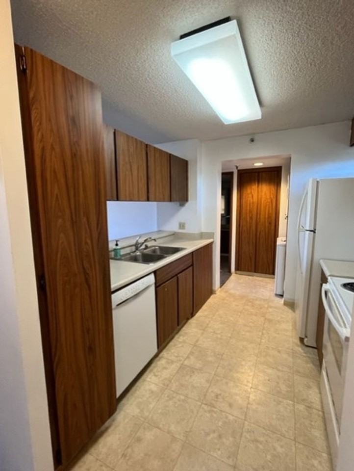 5070 Likini St #WEST - Photo 4 of 23