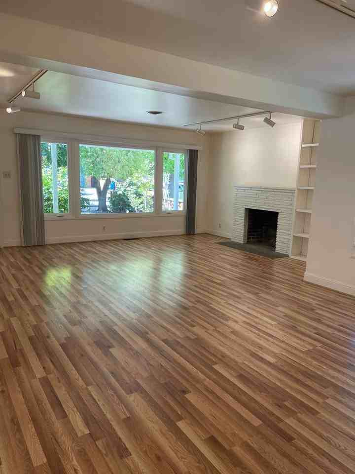 2061 Mills Ave - Photo 2 of 21