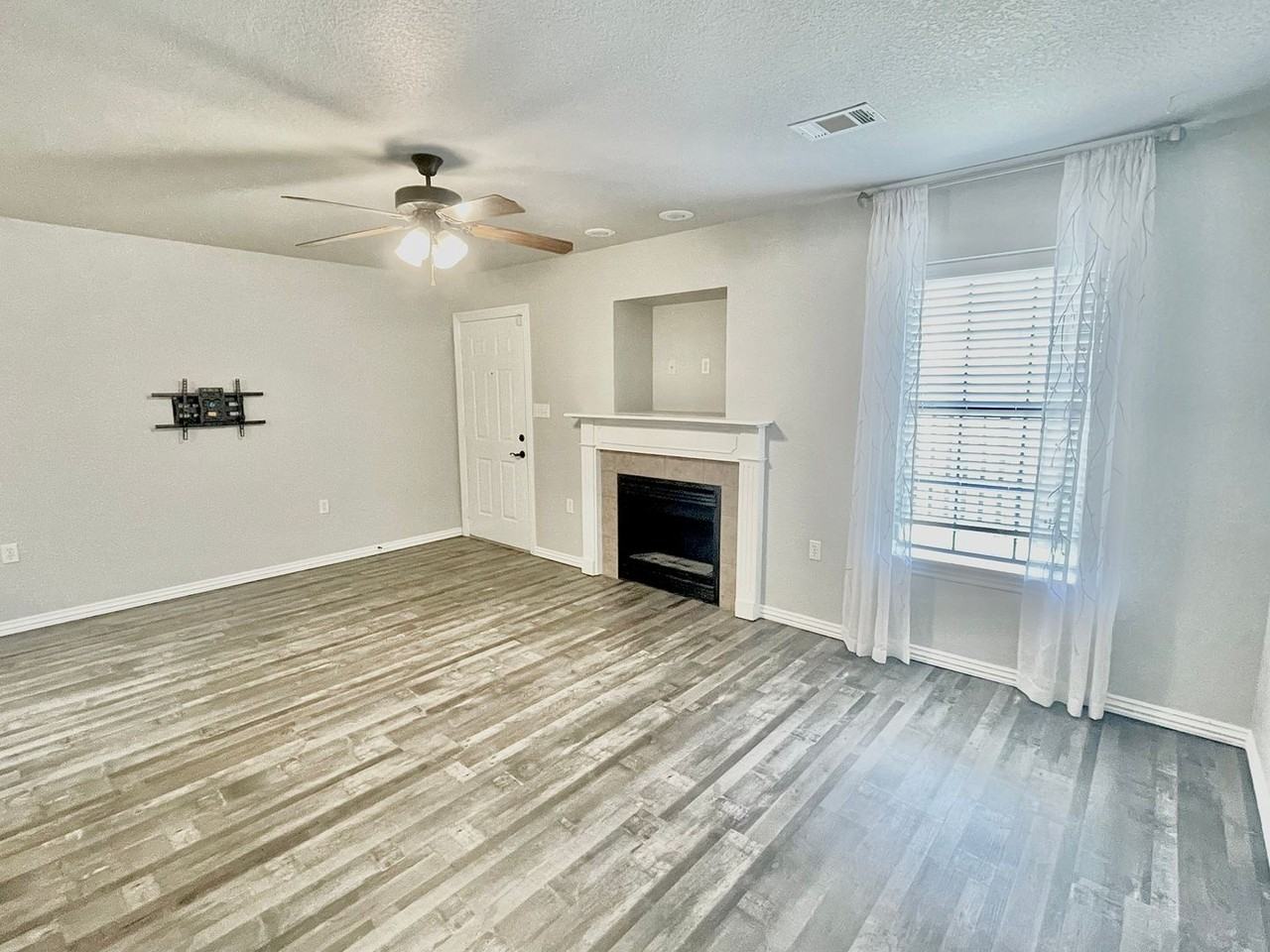 3457 W Chevaux Dr - Photo 7 of 23