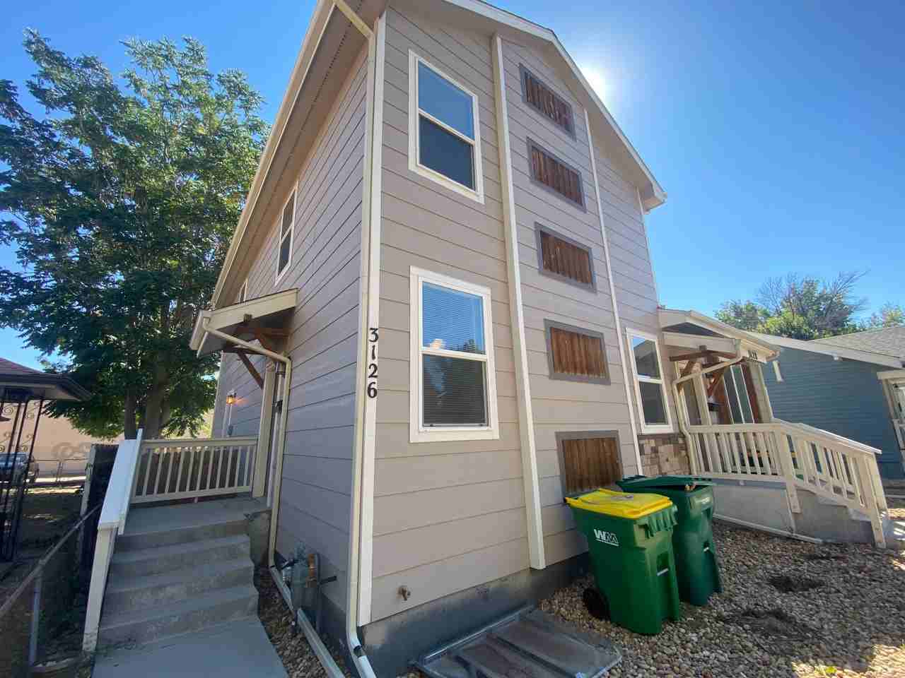 3126 S Acoma St - Photo 3 of 32