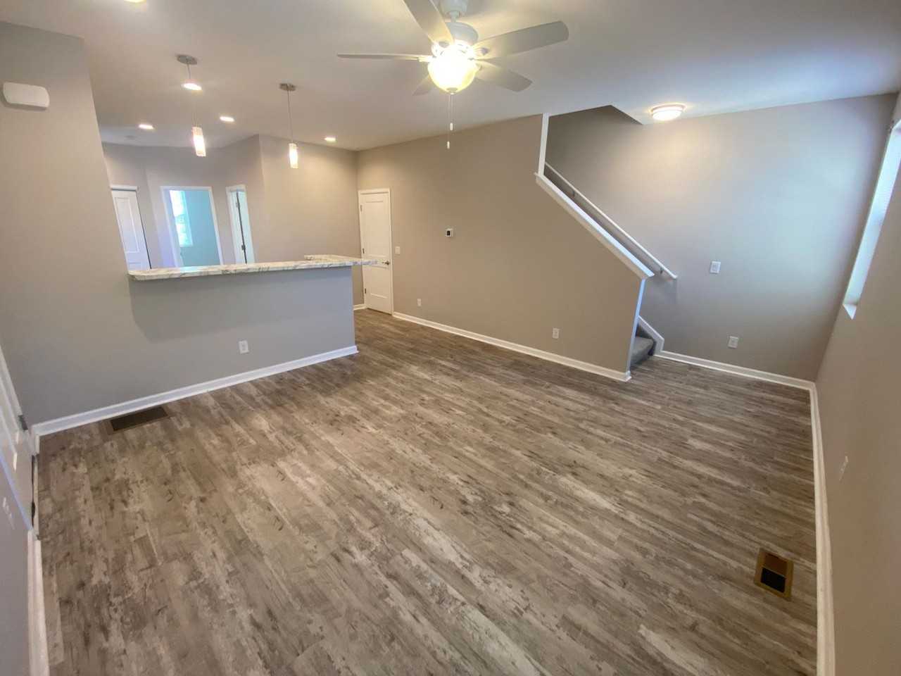 3126 S Acoma St - Photo 5 of 32