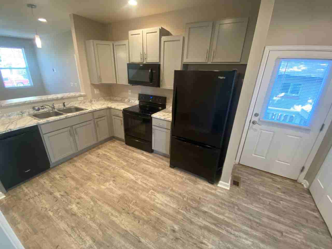 3126 S Acoma St - Photo 7 of 32