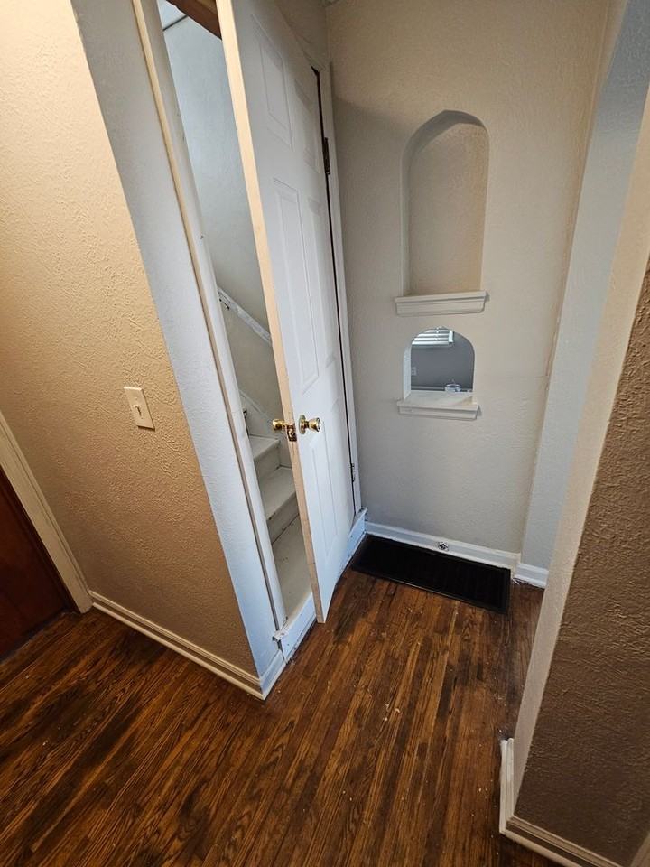 4239 Asbury Dr - Photo 4 of 29