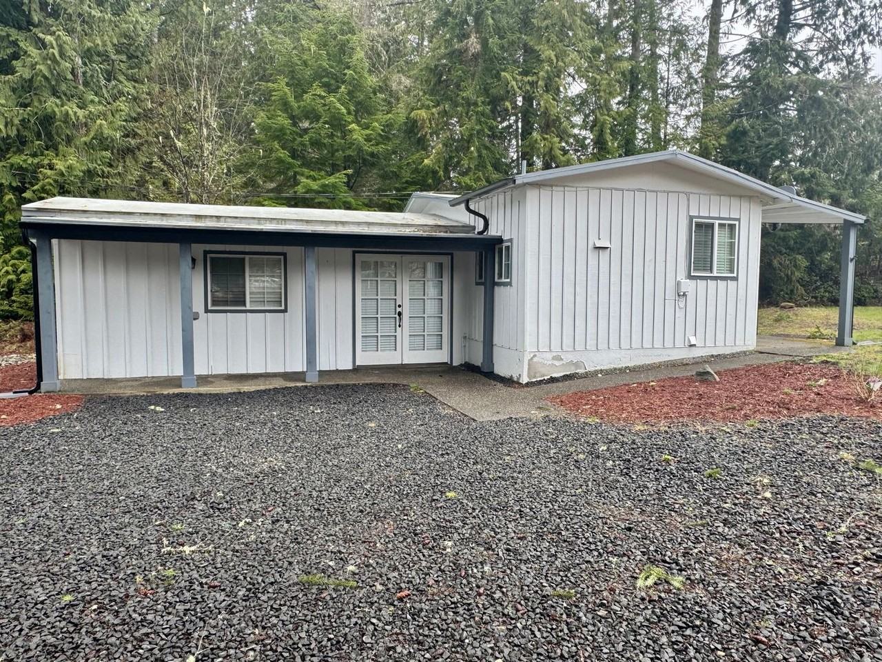 2401 E Saint Andrews Dr N - Photo 2 of 16