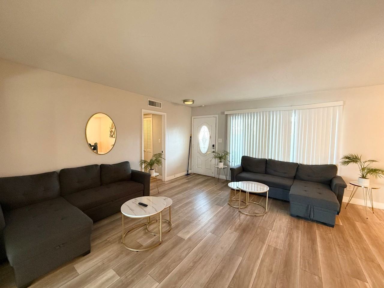 1526 E Twain Ave - Photo 6 of 18