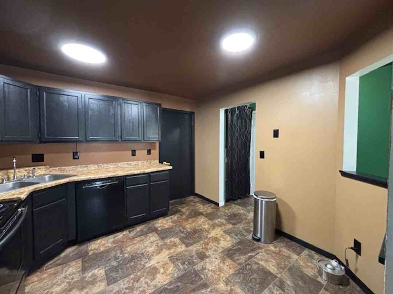 1561 Wheelock Ln #201 - Photo 5 of 19