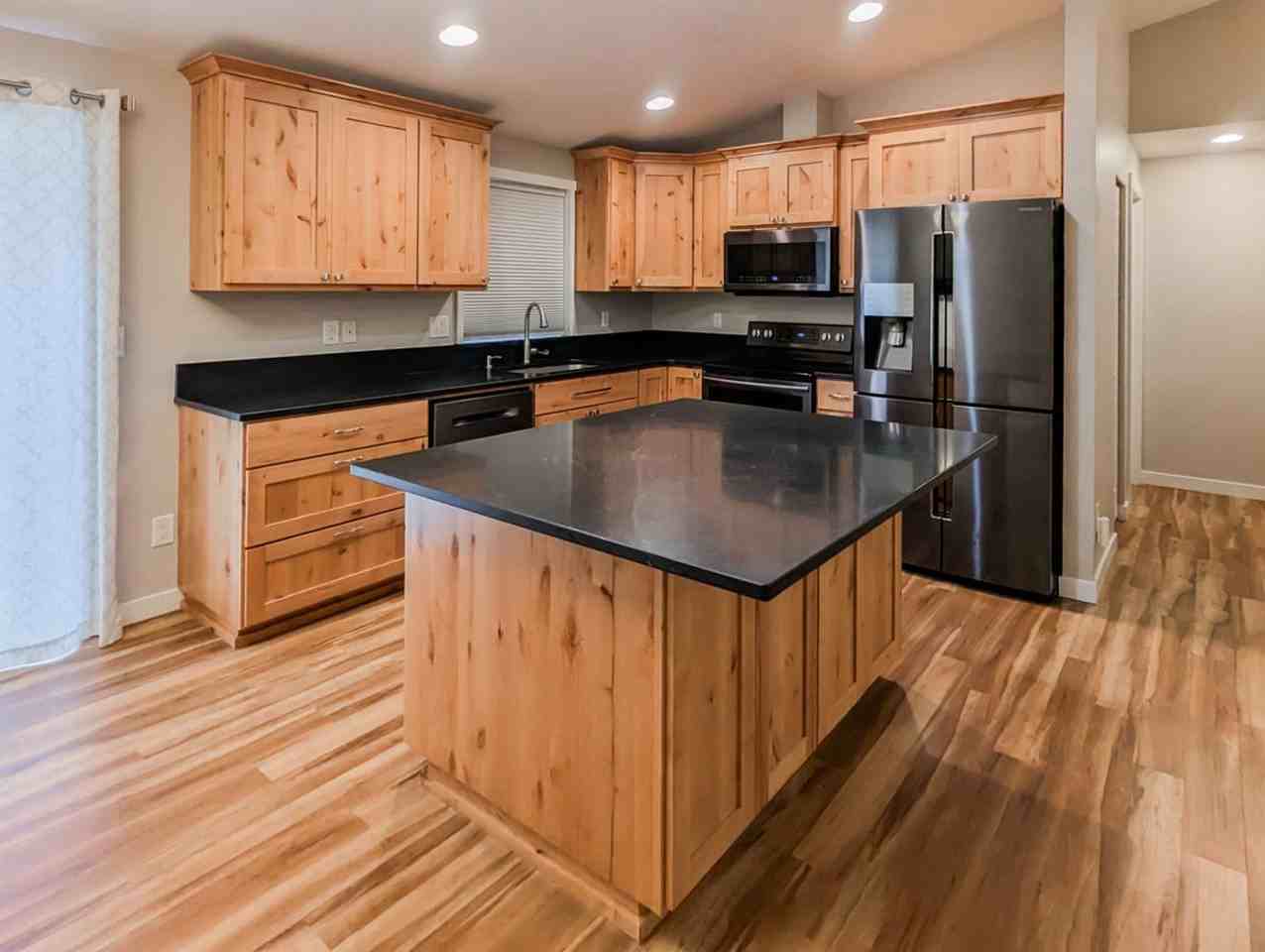 16711 135th Ave Ne - Photo 2 of 15