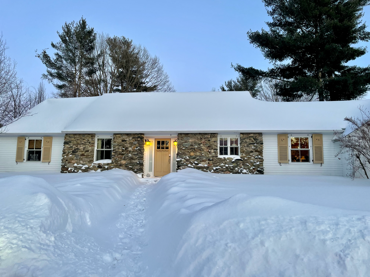 9 Green Dolphin Dr - Photo 3 of 25