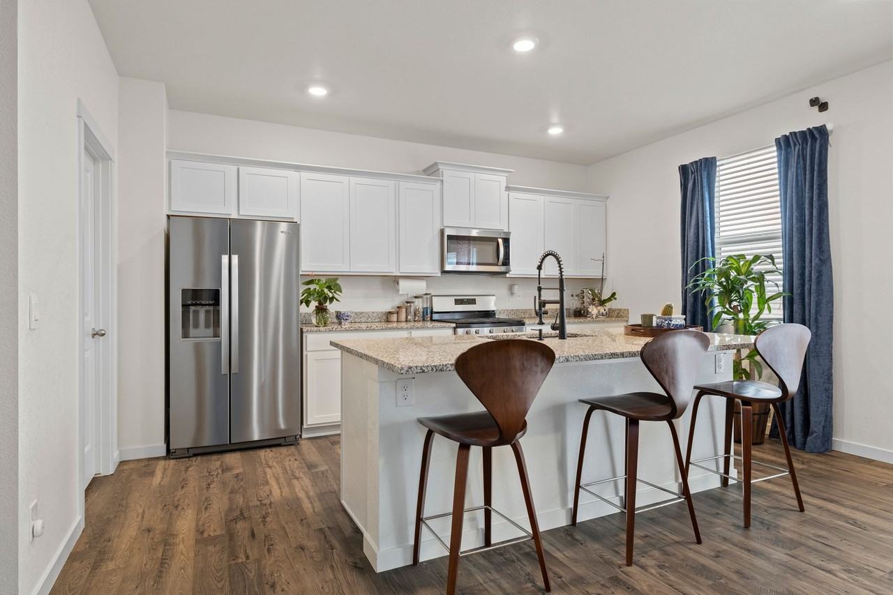 6373 Calla Lilly St - Photo 3 of 16