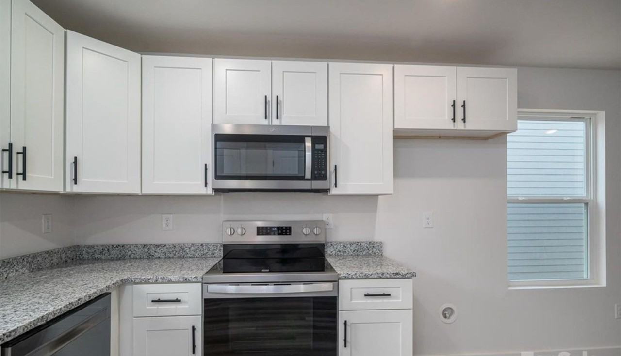 715 7th Ave Sw - Photo 3 of 19