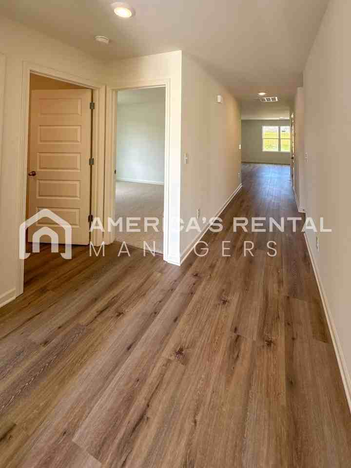 3808 Water Lily Ln - Photo 6 of 39