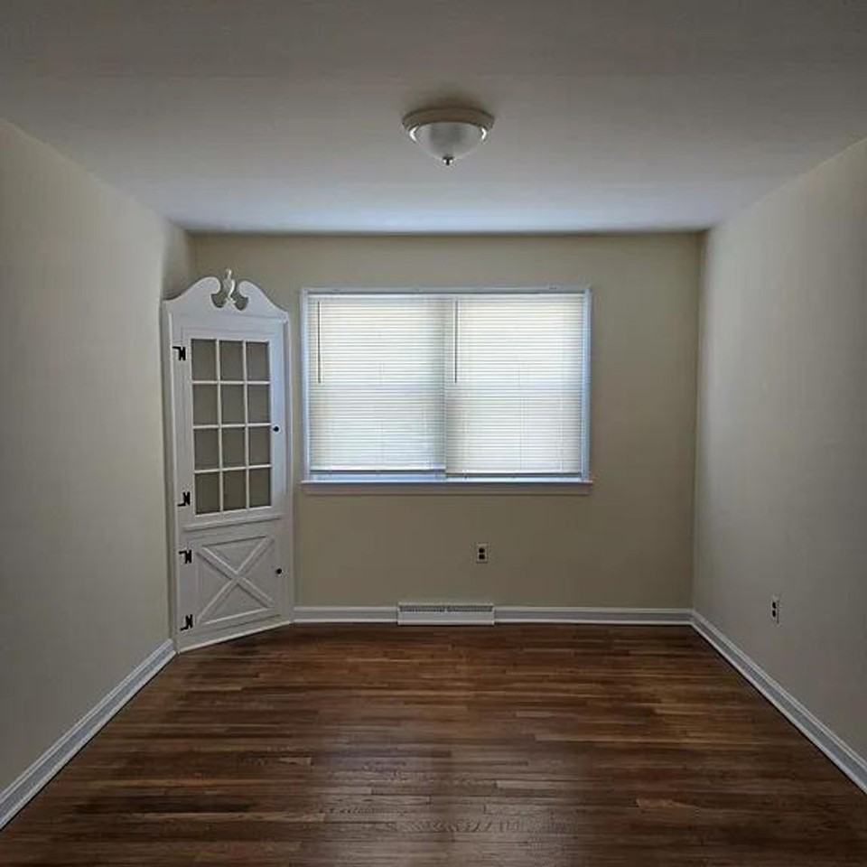 121 Carlotta Dr - Photo 3 of 13