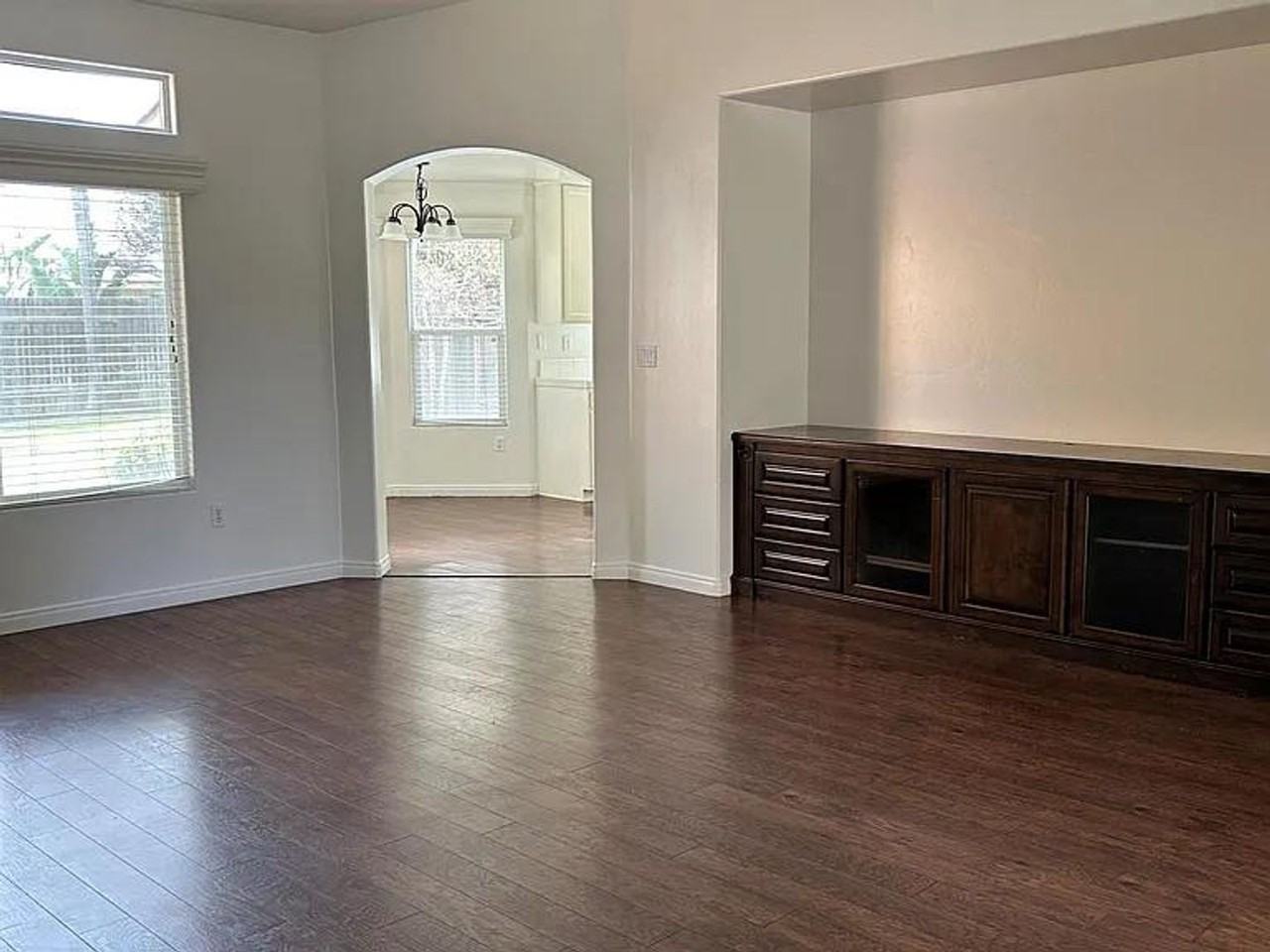 1008 Candlemas Ct - Photo 2 of 11