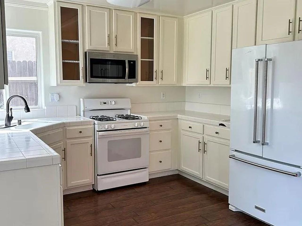 1008 Candlemas Ct - Photo 3 of 11