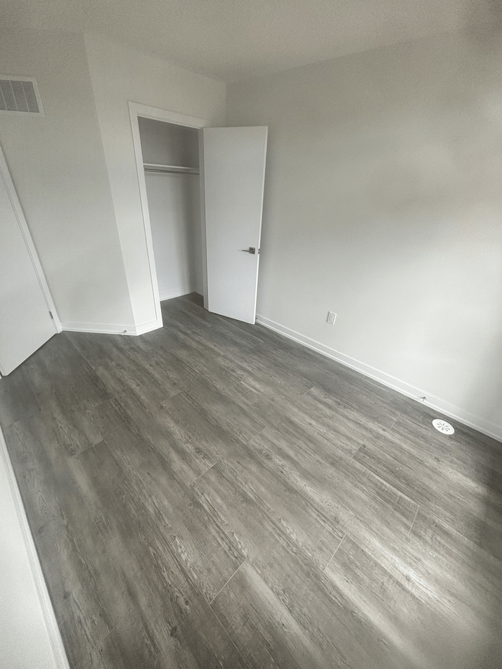1356 KOBZAR DRIVE - Photo 2 of 8