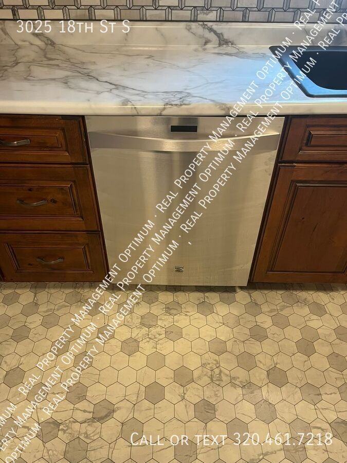 3025 18th St S - Photo 6 of 34