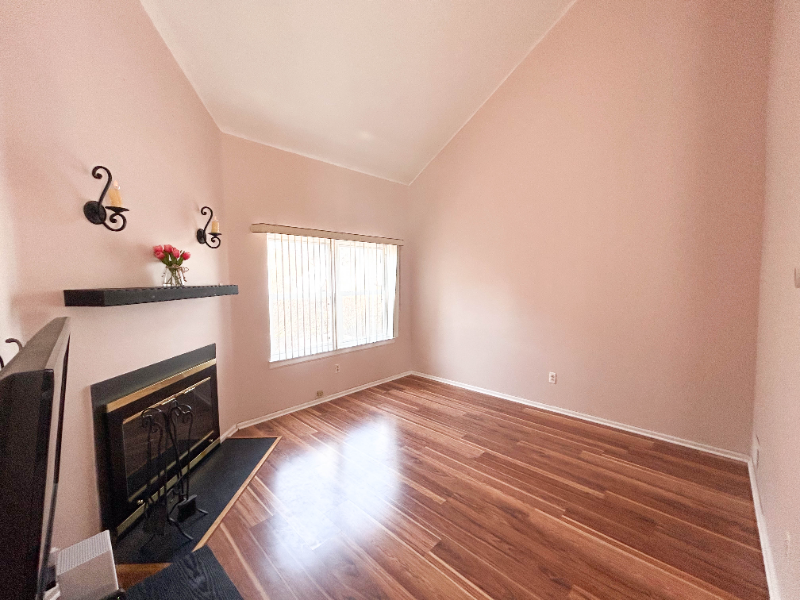 79 Renaissance Ln - Photo 2 of 18