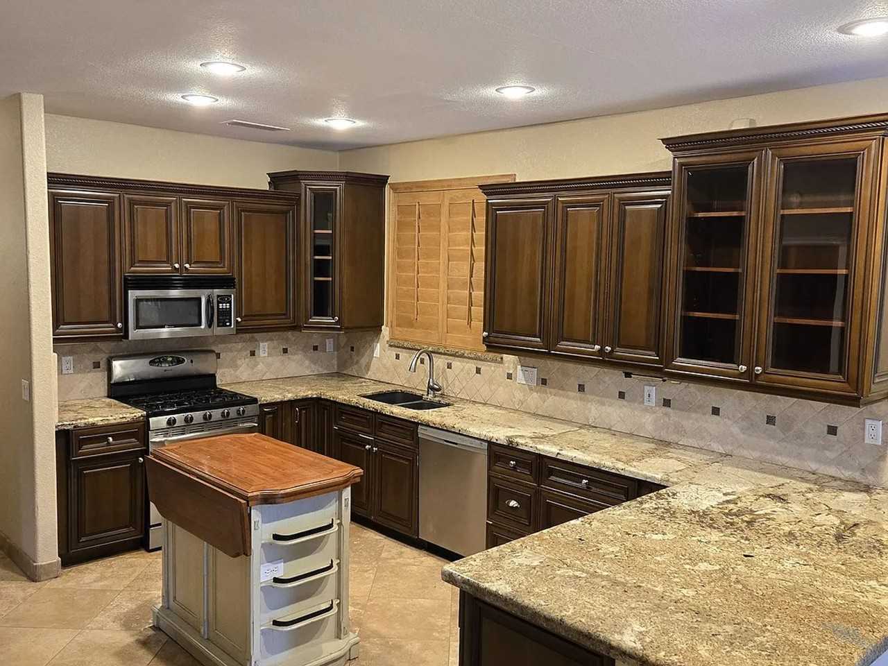 6802 W Briles Rd - Photo 2 of 10