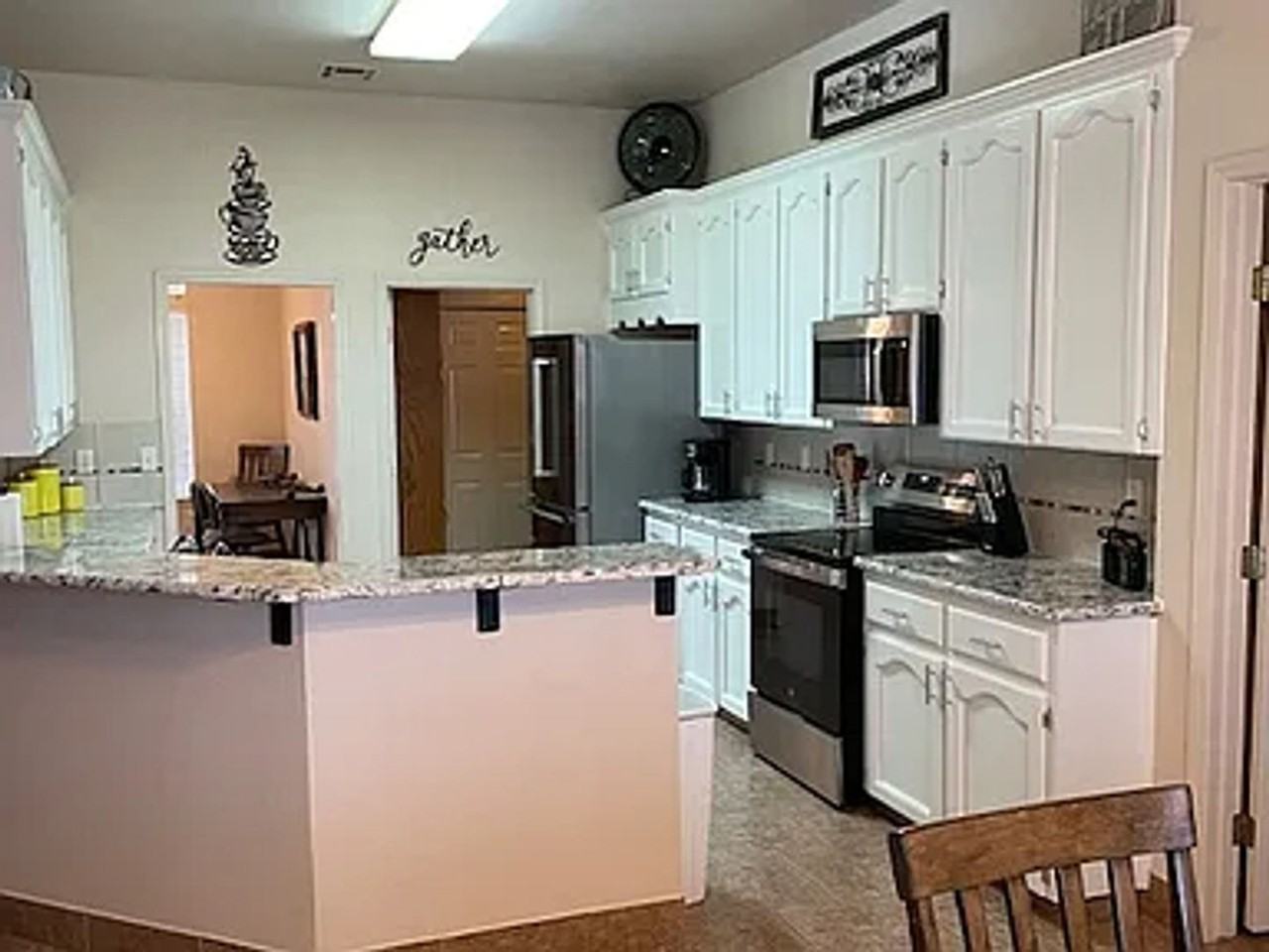 3730 Rosewood Ave - Photo 2 of 18