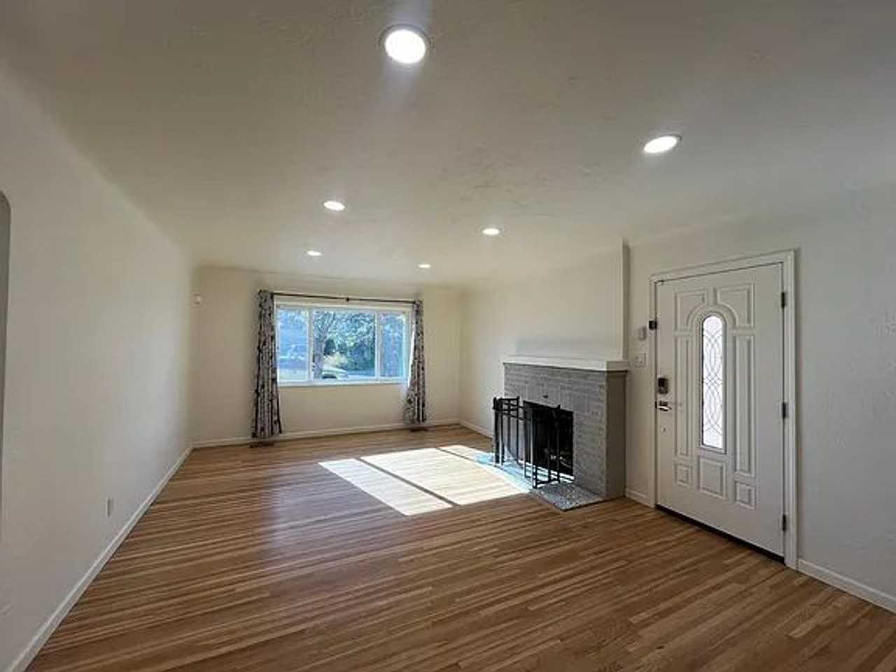 4903 Idlewilde Ln Se - Photo 2 of 25