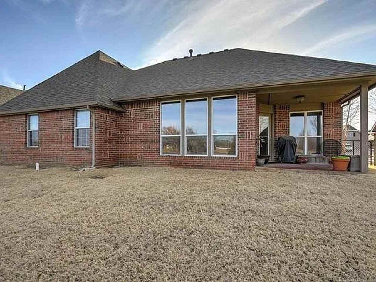 10220 N 140th East Ave - Photo 2 of 2