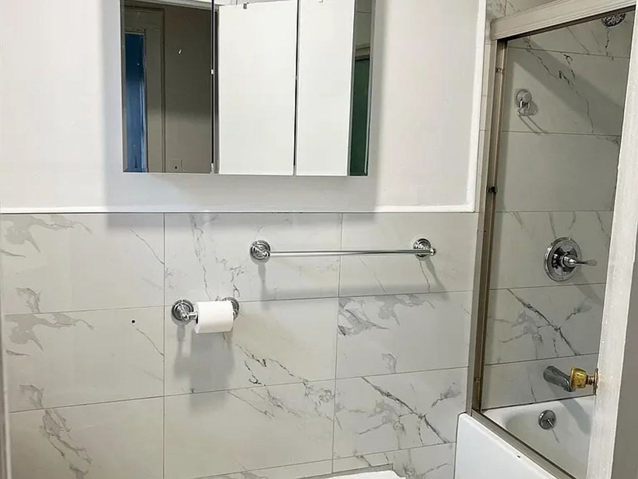 139 Sickles Ave Fl 2 - Photo 3 of 12