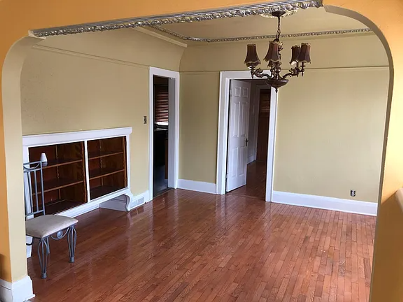 2702 N Sherman Blvd - Photo 2 of 3