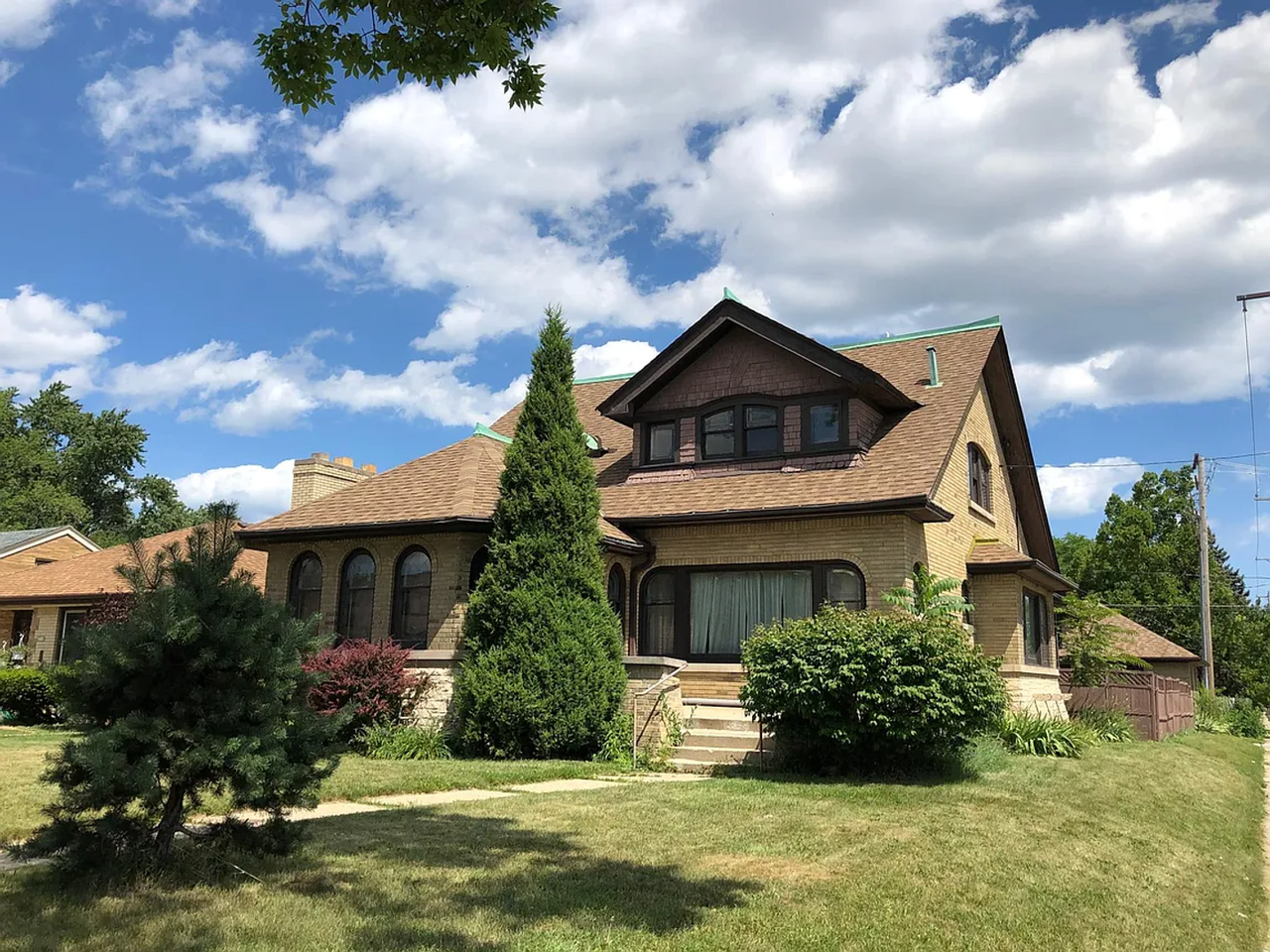 2702 N Sherman Blvd - Photo 3 of 3