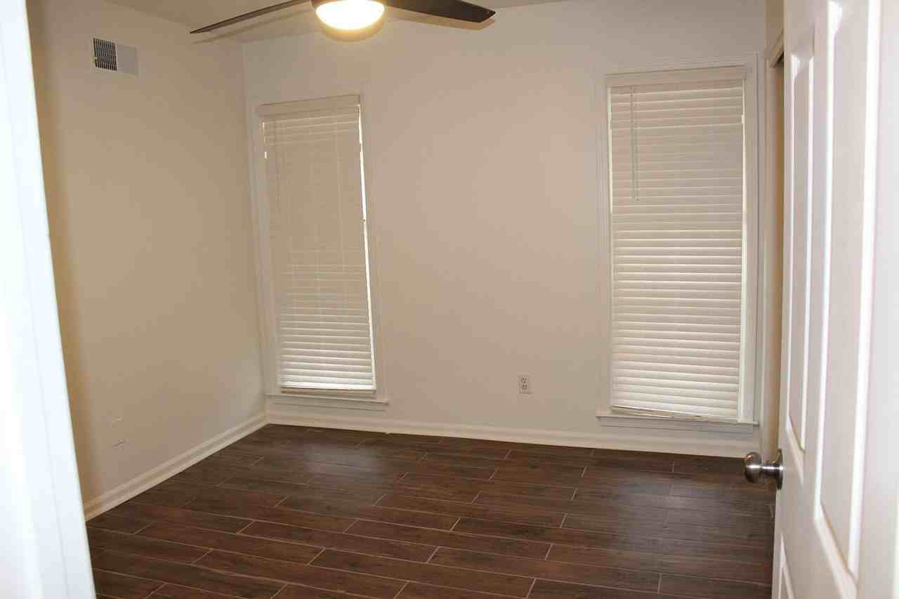 2328 Eastover Dr - Photo 2 of 25