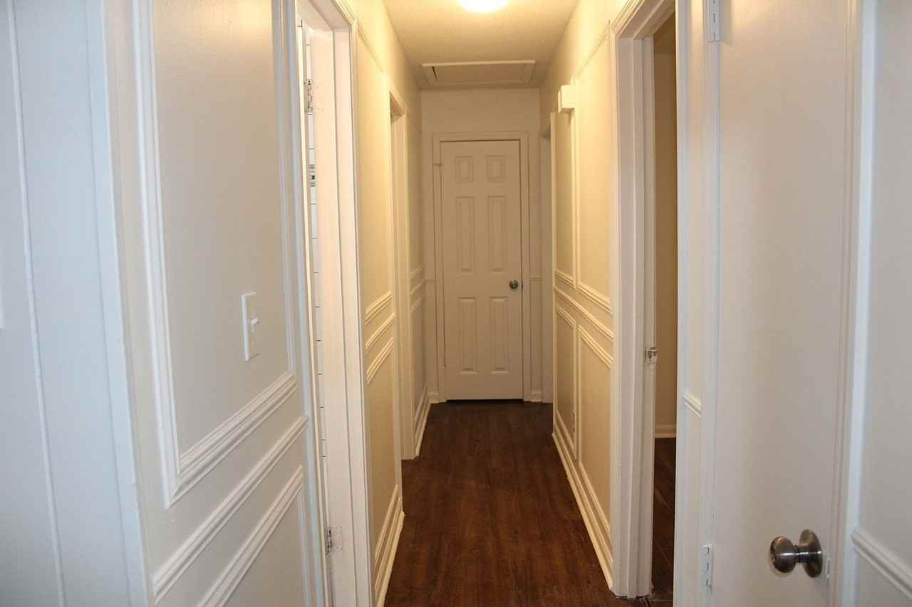 2328 Eastover Dr - Photo 3 of 25