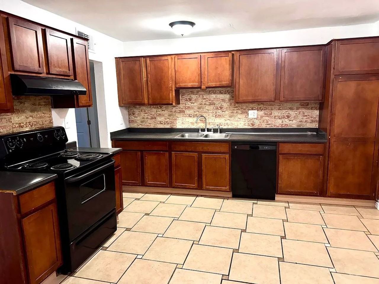 1350 E Orange St ##Az - Photo 2 of 8