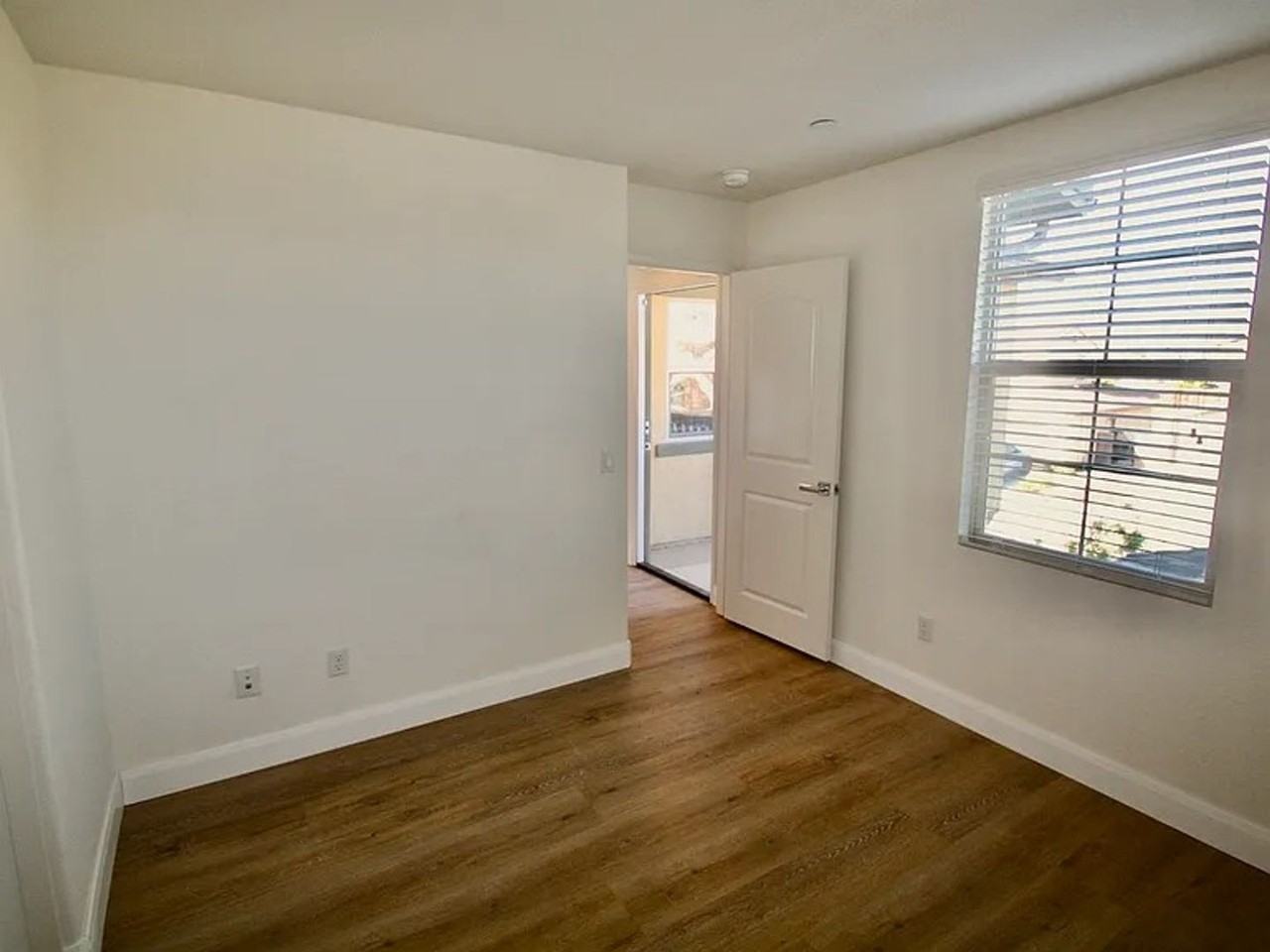 29464 Major League - Photo 3 of 18