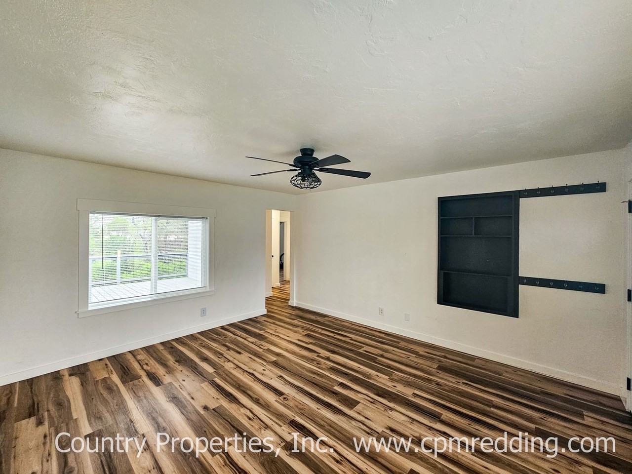 1815 9th St - Photo 4 of 27
