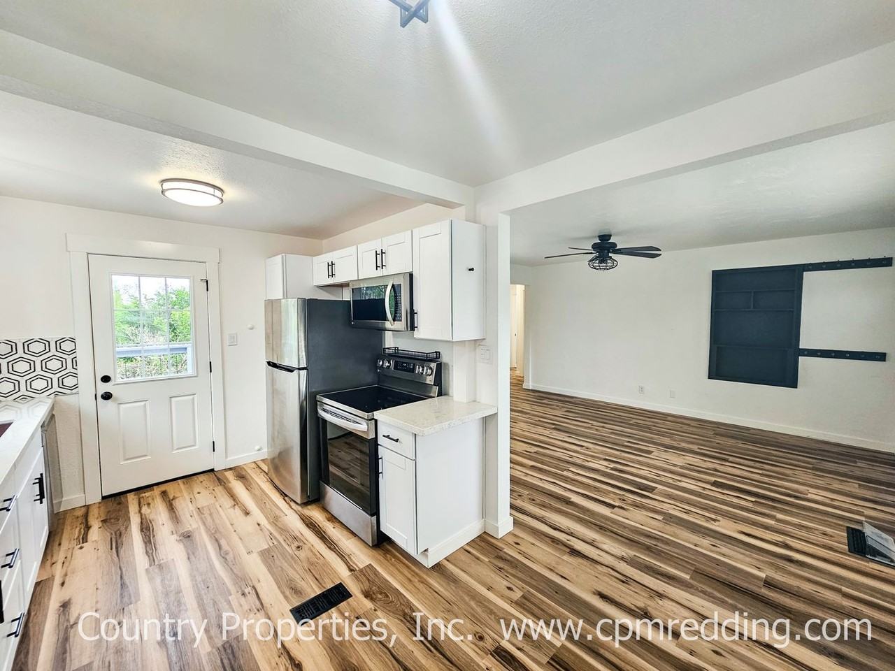 1815 9th St - Photo 5 of 27