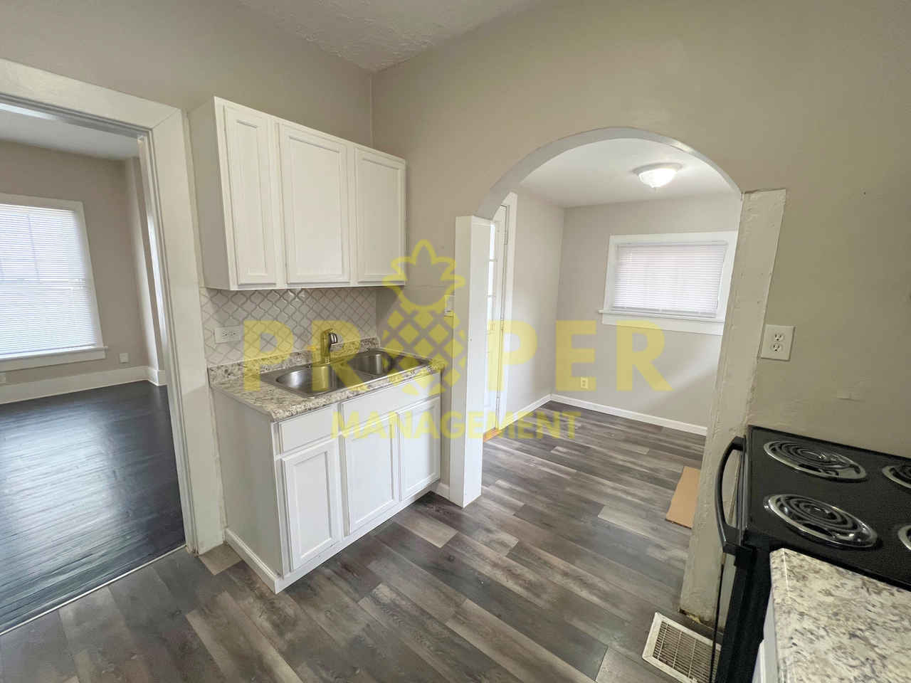 132 Ashwood Ave - Photo 6 of 12